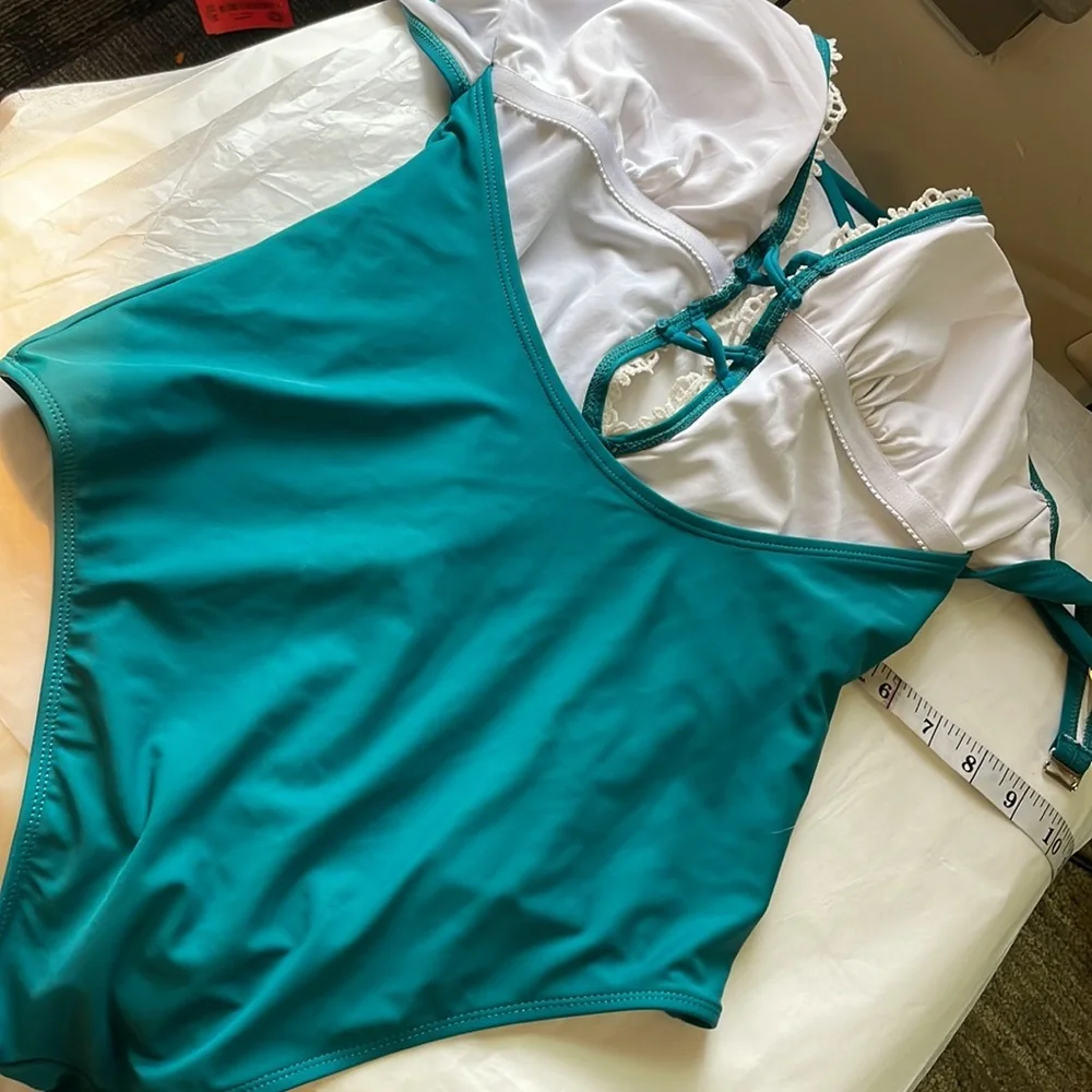 Teal color & lace - Picture 5 of 9